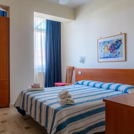 Hotel Little Garden Formia
